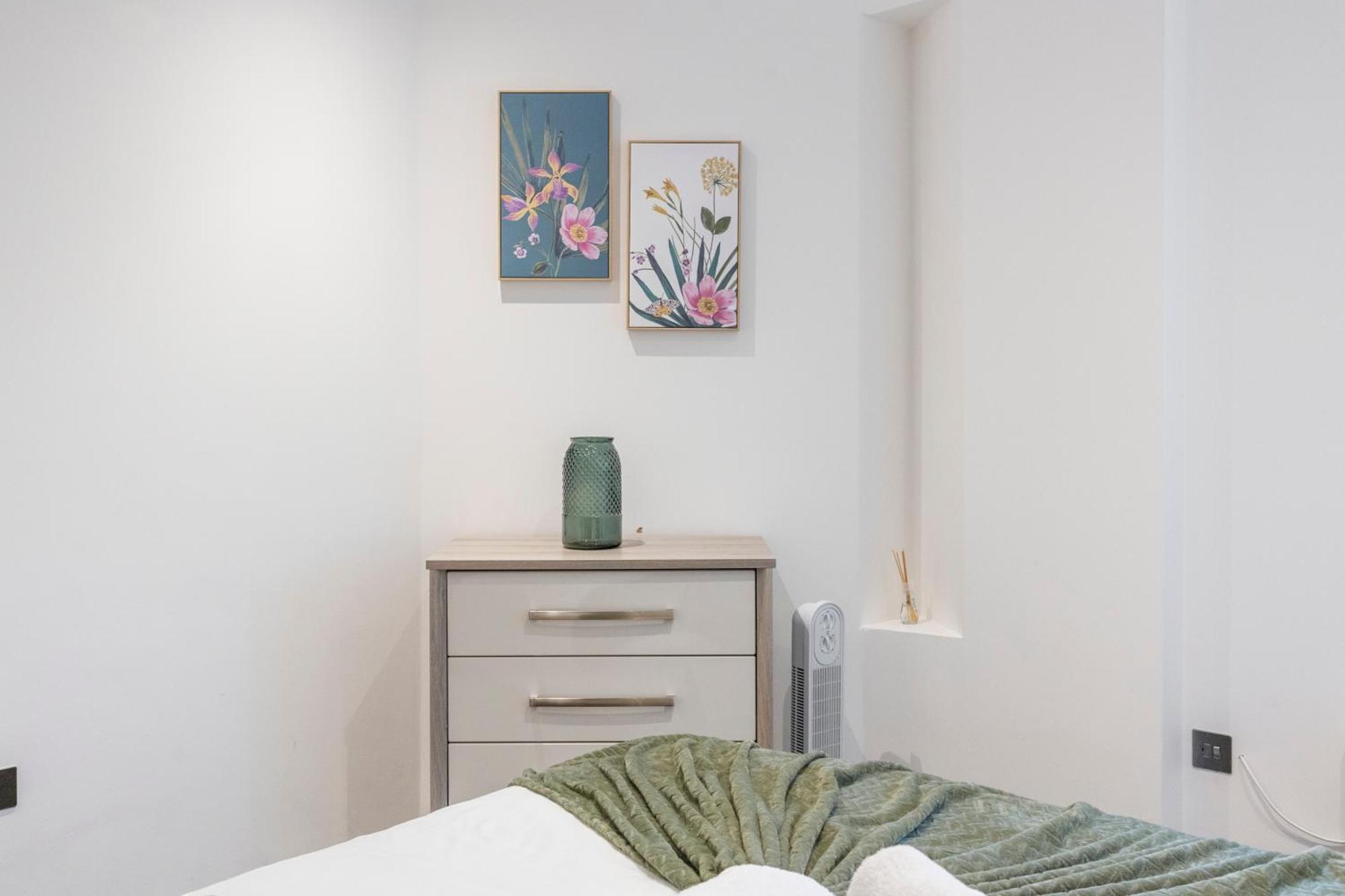 Bright And Spacious Apartment - Excellent Location Londra Esterno foto